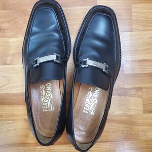 Salvatore Ferragamo Men's Elegant Black Loafers